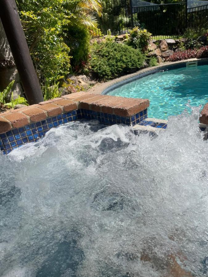 The Hillside Retreat Hotel Mount Tamborine Buitenkant foto